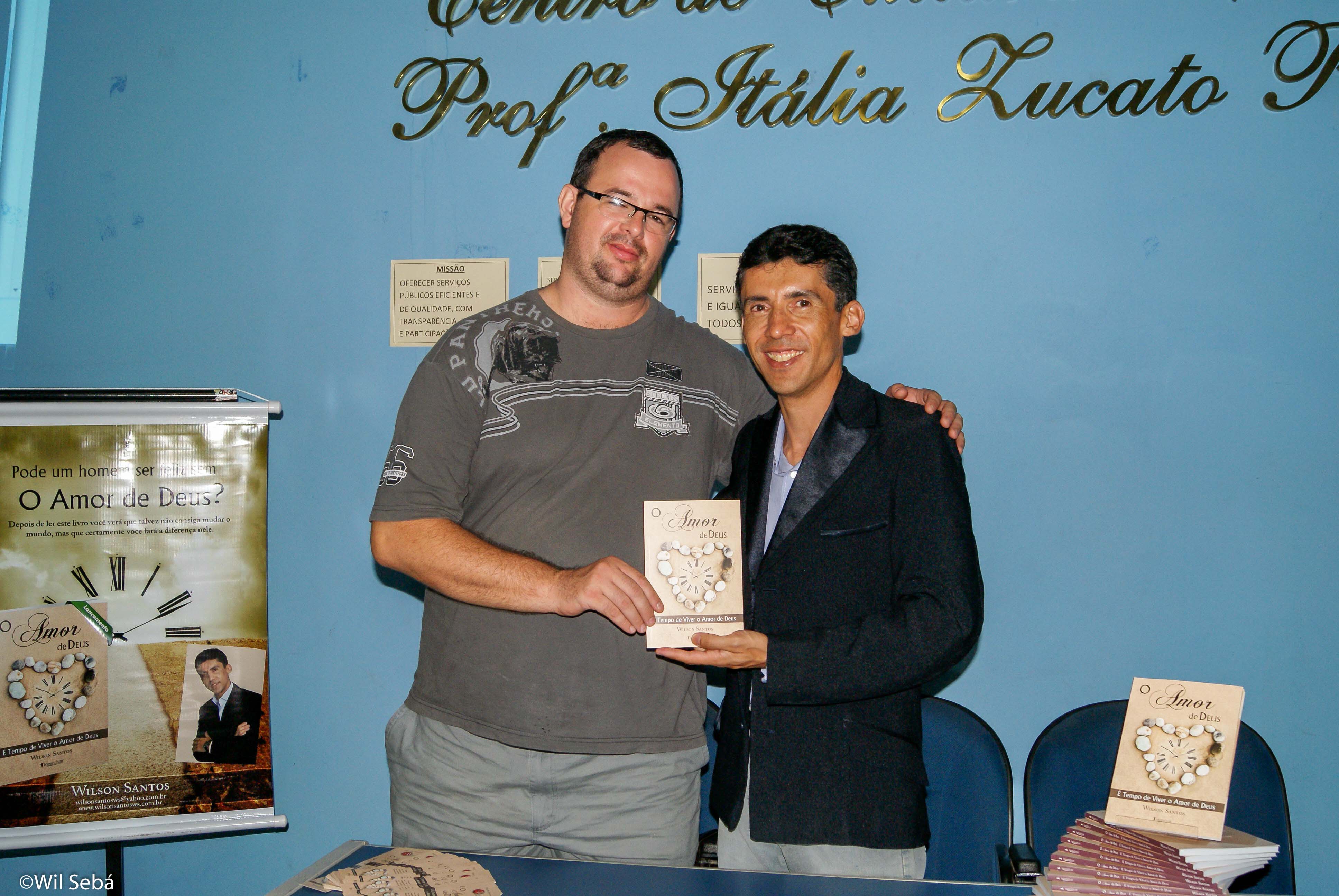 Sessão de Autógrafos Monte Sião/MG