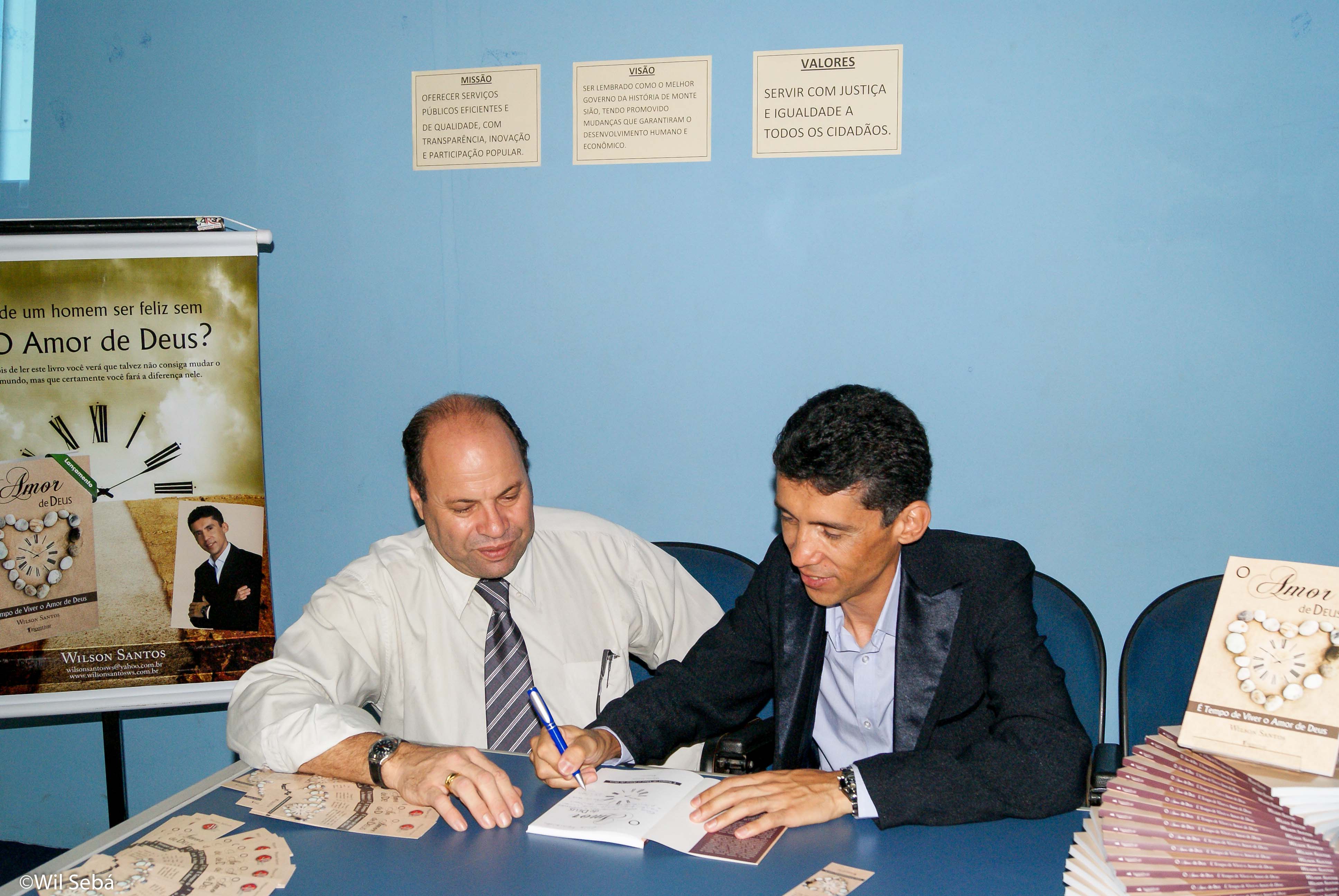 Sessão de Autógrafos Monte Sião/MG