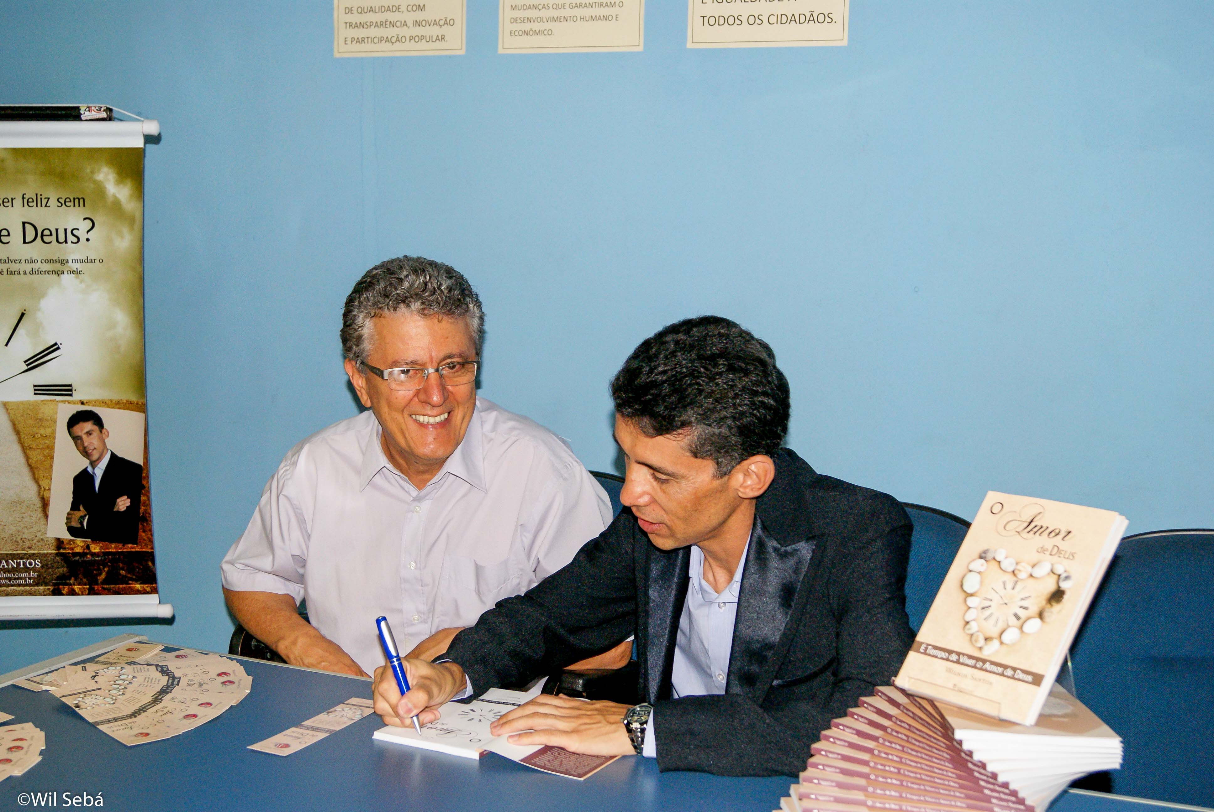 Sessão de Autógrafos Monte Sião/MG